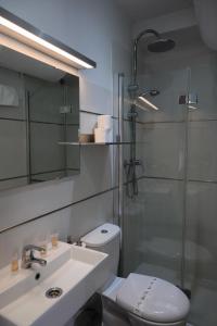 Koupelna v ubytování Triana Suite Dreams