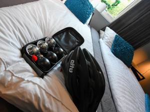 Letto o letti in una camera di Hasse på Sjökanten Hotell & Restaurang