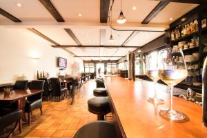 Lounge nebo bar v ubytování Hotel Traube Rüdesheim