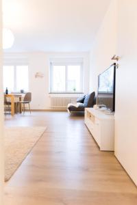 - NEU - Große & gemütliche 3 Zimmer Wohnung tesisinde bir oturma alanı