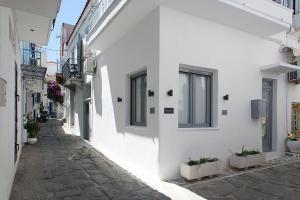 The building in which the holiday home is located