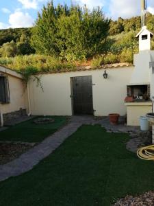 Taman di luar S'orrosa casa vacanze bifamiliare in montagna panorama stupendo Sardegna