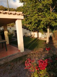 Taman di luar S'orrosa casa vacanze bifamiliare in montagna panorama stupendo Sardegna