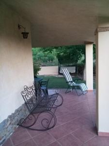 Kawasan patio atau luaran di S'orrosa casa vacanze bifamiliare in montagna panorama stupendo Sardegna