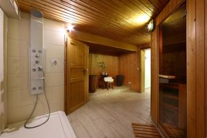 Vannituba majutusasutuses Hotel Kaiserpfalz