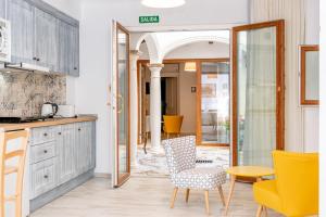 Casa Del Patio - Boutique Apartments的厨房或小厨房