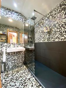 A bathroom at Apartamento Turistico Plaza Mayor