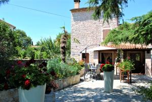 Galería fotográfica de Apartment Pino en Bale