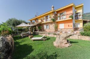 A garden outside Bellavista