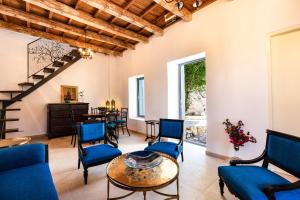 Posedenie v ubytovaní Muazzo Historic Residence, in the Village Core, By ThinkVilla