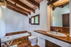 Kúpeľňa v ubytovaní Villa Papalaia