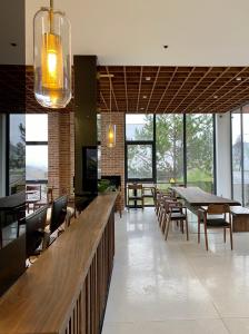 Kuchyň nebo kuchyňský kout v ubytování Charisma Hotel Da Lat