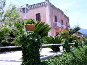 A garden outside Villa Rica