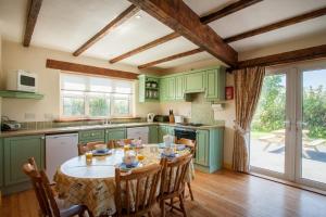 Cucina o angolo cottura di Kilmore Cottages Self - Catering