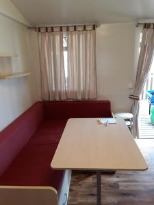 Posedenie v ubytovaní Mobilhome Privlaka + 12 fotografií