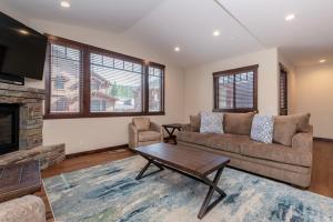 Zona d'estar a Mountainside 4