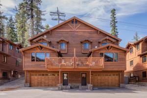 Gallery image of Mountainside 4 in Mammoth Lakes