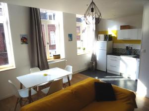 Area tempat duduk di Appartement Lille/1ch/stationnement gratuit