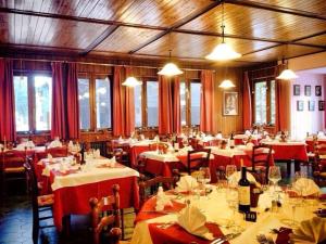 Restaurant o un lloc per menjar a Hotel I Pionieri