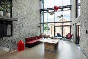 Radisson RED Aarhus的休息区