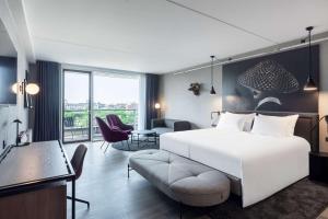 Radisson RED Aarhus的休息区