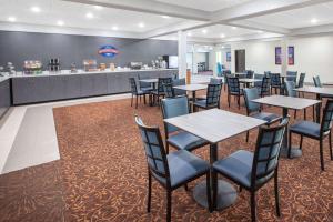 Restoran atau tempat makan lain di Baymont by Wyndham Grand Rapids Near Downtown