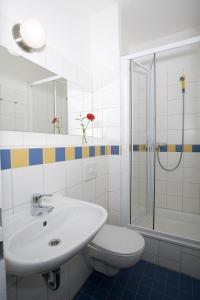 Koupelna v ubytování Jugendgästehaus des CVJM Berlin-Kaulsdorf