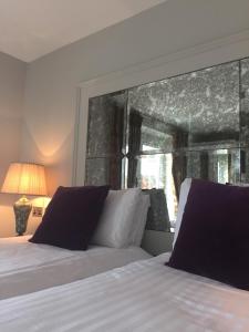 Ліжко або ліжка в номері No.1 Pery Square Hotel & Spa