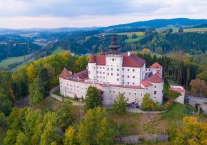 Schloss Weinberg sett ovenfra