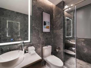 Mercure Shenzhen Longgang的一间浴室