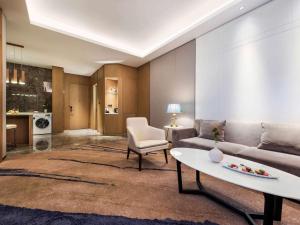 Mercure Shenzhen Longgang的休息区