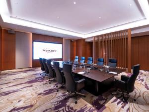 Mercure Shenzhen Longgang商务区和/或会议室