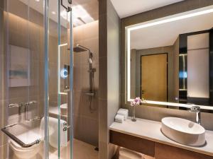 Mercure Shenzhen Longgang的一间浴室