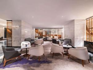 Mercure Shenzhen Longgang的休息区