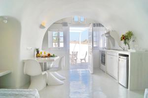 Gallery image of Cally Cave House in Fira