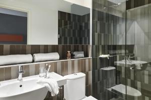 O baie la Dandenong Central Apartments Official
