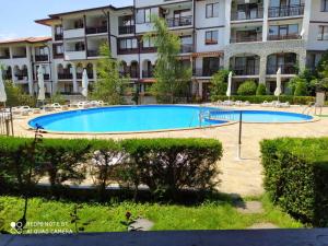 Der Swimmingpool an oder in der Nähe von ARENA Apart Complex