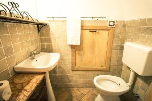 Koupelna v ubytování B&B La Fontana di Pegaso