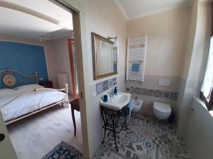 A bed or beds in a room at Casa Sofia