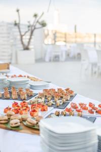 Makanan di atau berdekatan hotel