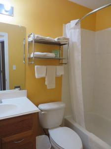 Koupelna v ubytování Americas Best Value Inn Weatherford