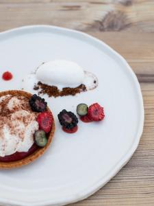 Makanan di atau berdekatan hotel