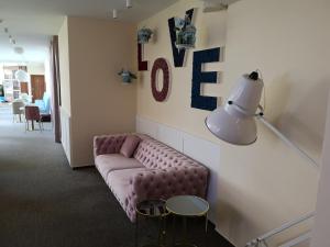 Ein Sitzbereich in der Unterkunft Apartmán B 101 Vysoké Tatry