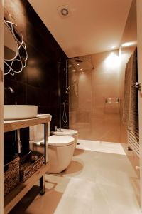 Ένα μπάνιο στο RIOJAVALLEY Apartamentos