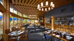 Restaurace v ubytování Topnotch Resort