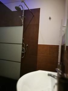 A bathroom at BELLA PALERMO