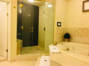 Vannituba majutusasutuses Hotel Frontiere Tijuana