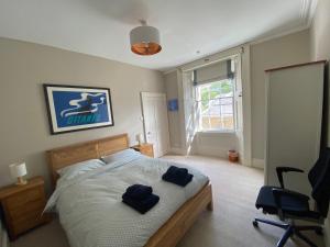 Кровать или кровати в номере Lade Braes Lane, Westview House, Westview, St. Andrews, Fife, KY16 9ED