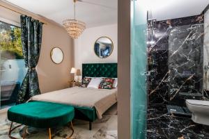 Koupelna v ubytování Jacuzzi deluxe villa + 37 fotografií
