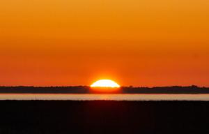 Majatalo – auringonlasku tai auringonnousu majoituspaikasta nähtynä
